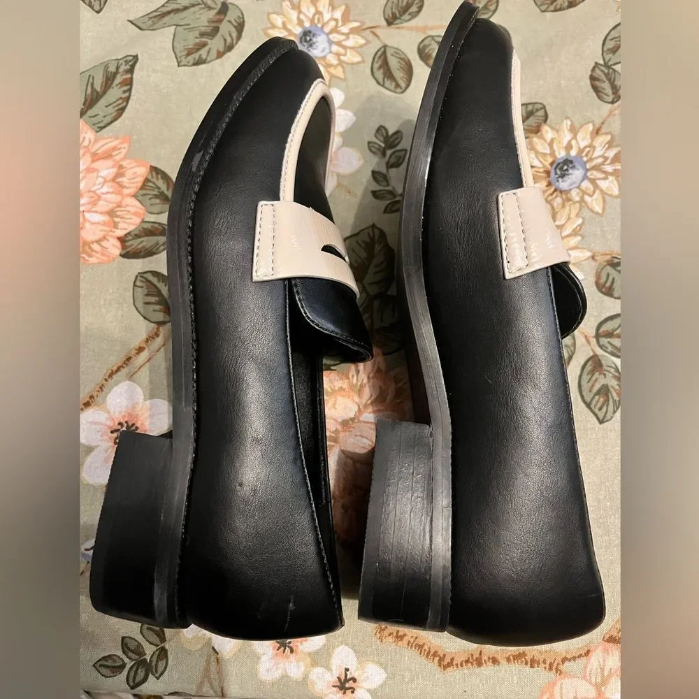 Torgeis Women’s Teagan Black and Cream Loafers size 8